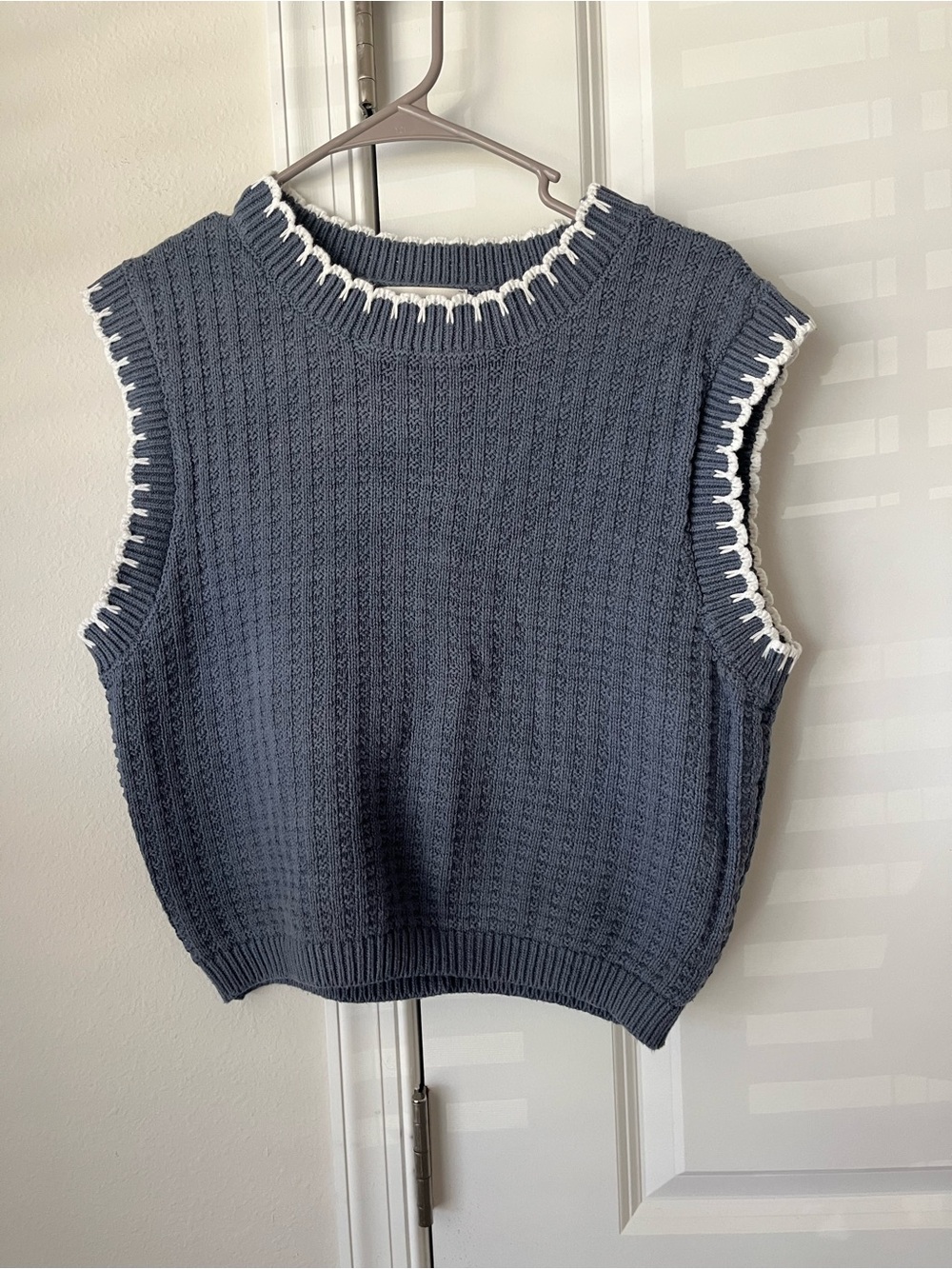 Jessica Simpson Women’s Summer Casual Sweater Vest Large Blue Preppy Cropped